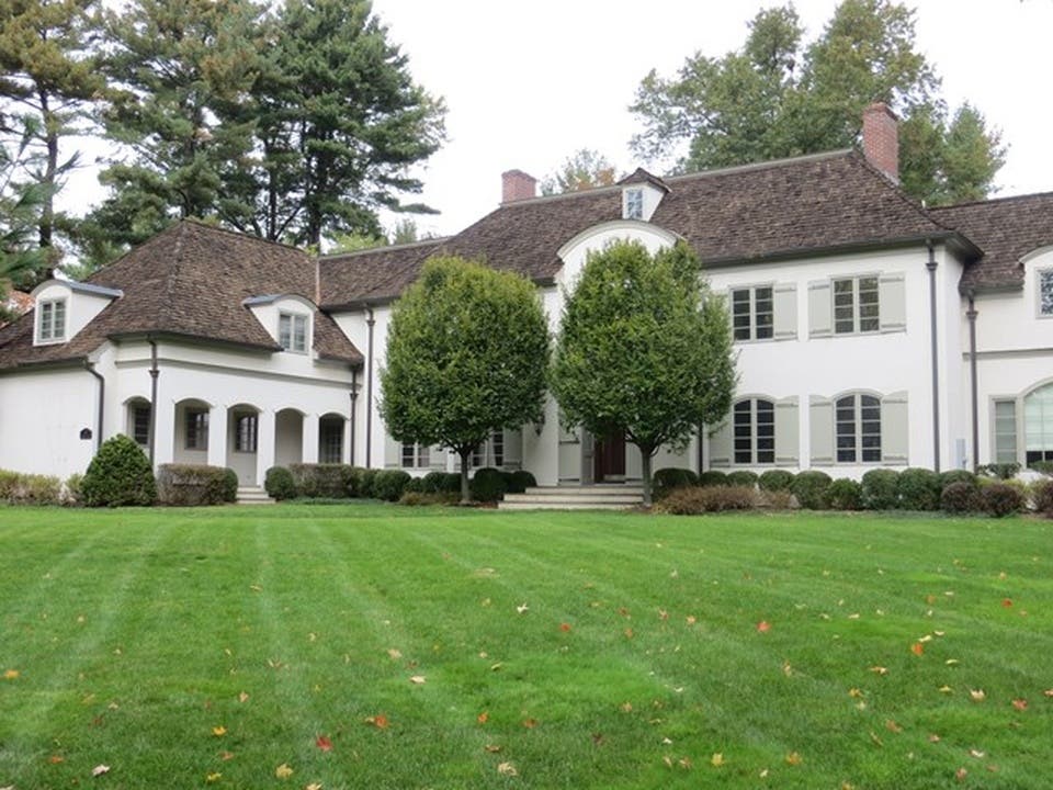 $3.295M Asking Price for 7-Bedroom Linden Lane Home