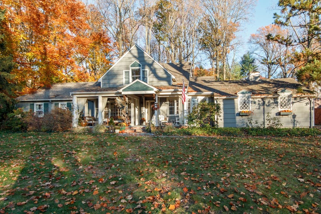 $1.199M Asking Price for 6-Bedroom Ferndale Road Home