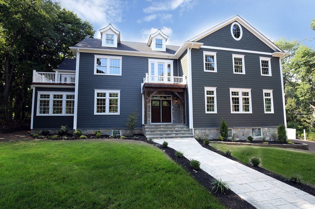 $2.25M Asking Price For 6-Bedroom Pine Street Home