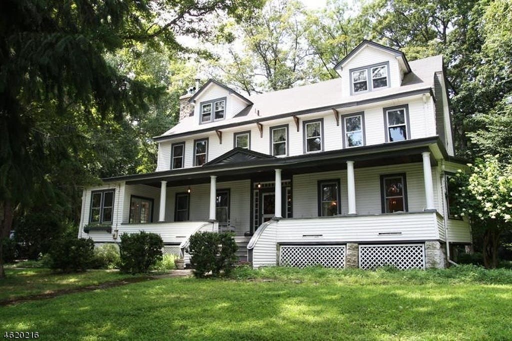 $535K: Take A Look Inside 4-Bedroom Schooley's Mountain Road Home