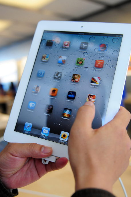 Do Smartphones and Tablets Make Parenting Easier?