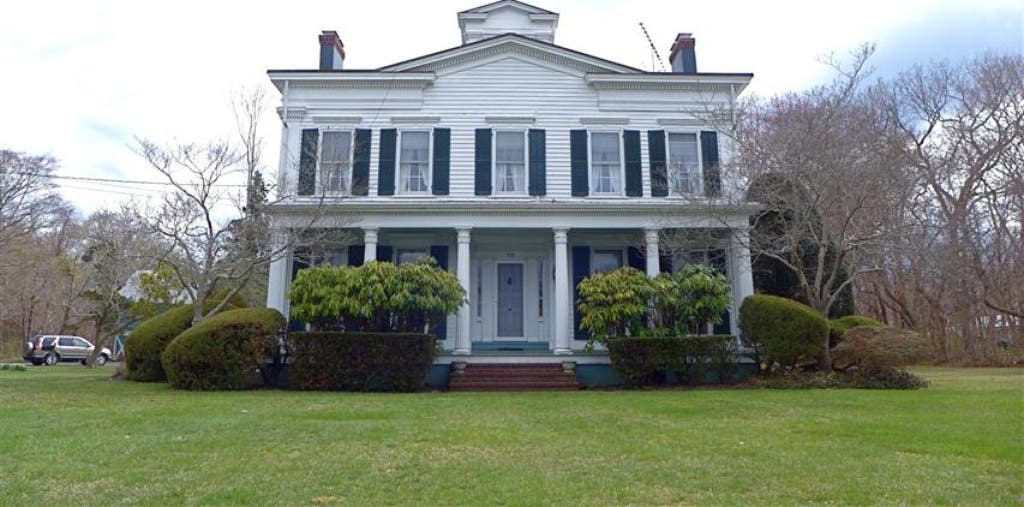 Wow House: Historic Smith-Rourke House in East Patchogue