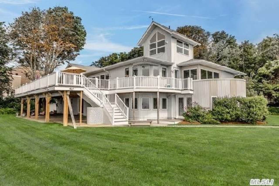 Wow House: 4-Bed, 3-Bath Bayfront Home in Bayport