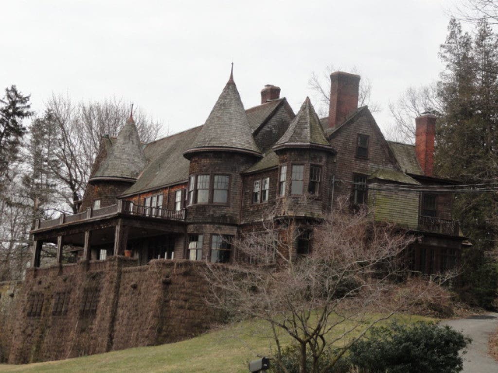 Blauvelt Mansion's Mortgage Purchased in Uncontested Bid for $100