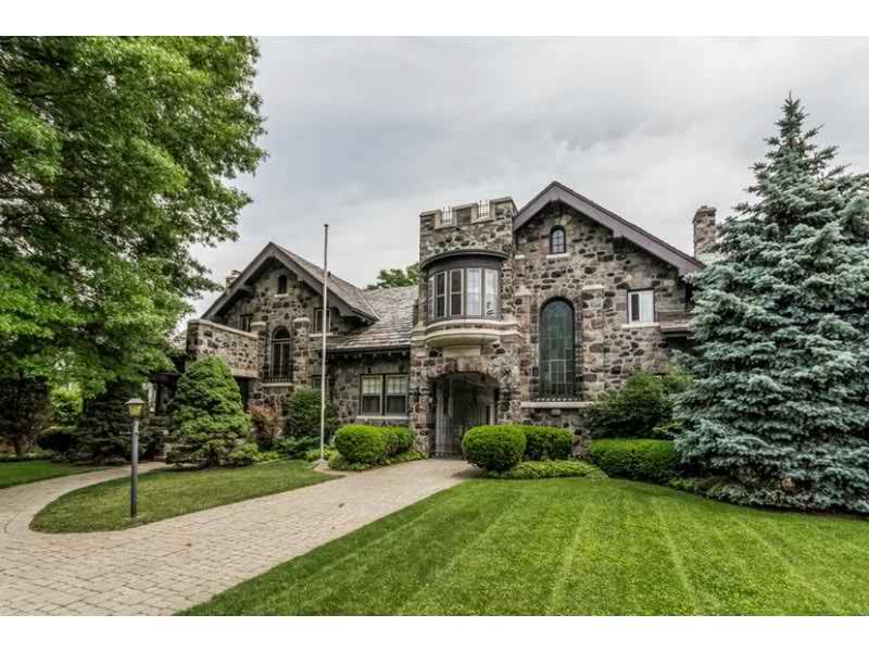 Michigan Wow Houses: 'Castle on the Lake' Oozes Old World Charm