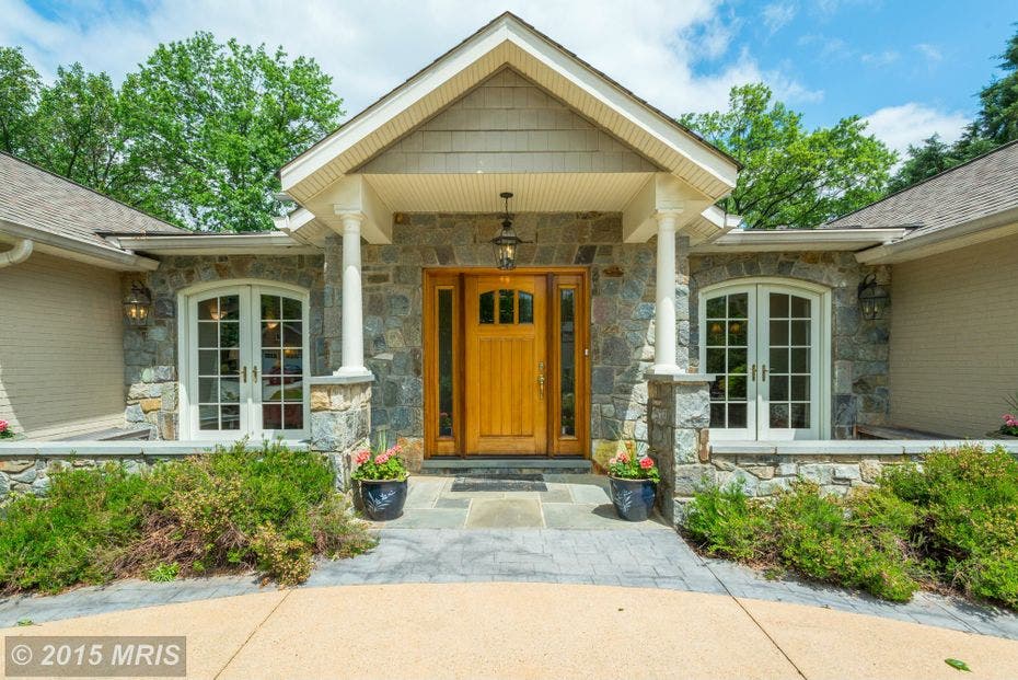 Alexandria 'WOW' House: Spacious + Gracious in Clover Neighborhood