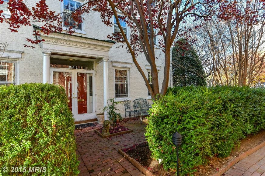 Old Town Alexandria 'WOW' House: Unique Historic Townhouse on Duke Street