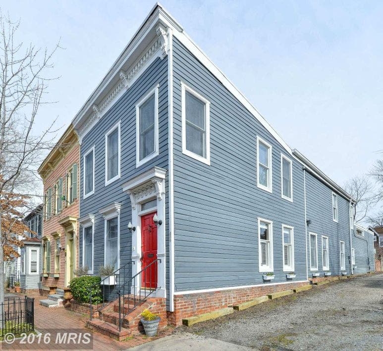 Old Town Alexandria 'WOW' House: Renovated 1870 Beauty