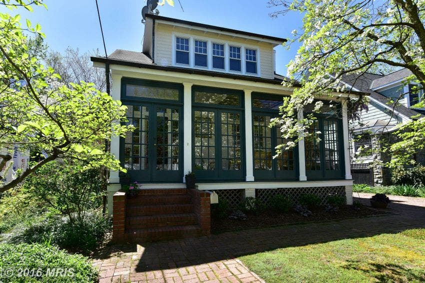 Del Ray 'WOW' House: Charming 1927 Bungalow