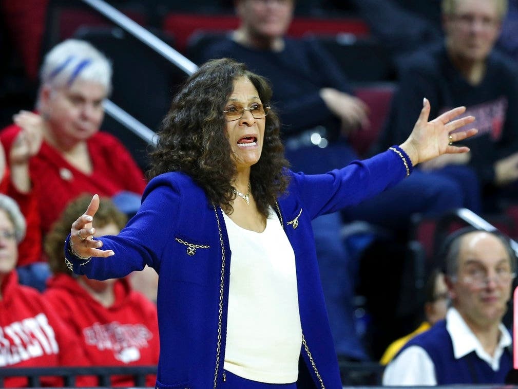 Rutgers coach C. Vivian Stringer coaches during a 2016 game against Michigan State.