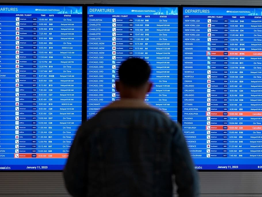 Congressional investigators said in a report Friday that an increase in flight cancellations as travel recovered from the pandemic was due mostly to airline-controlled factors.