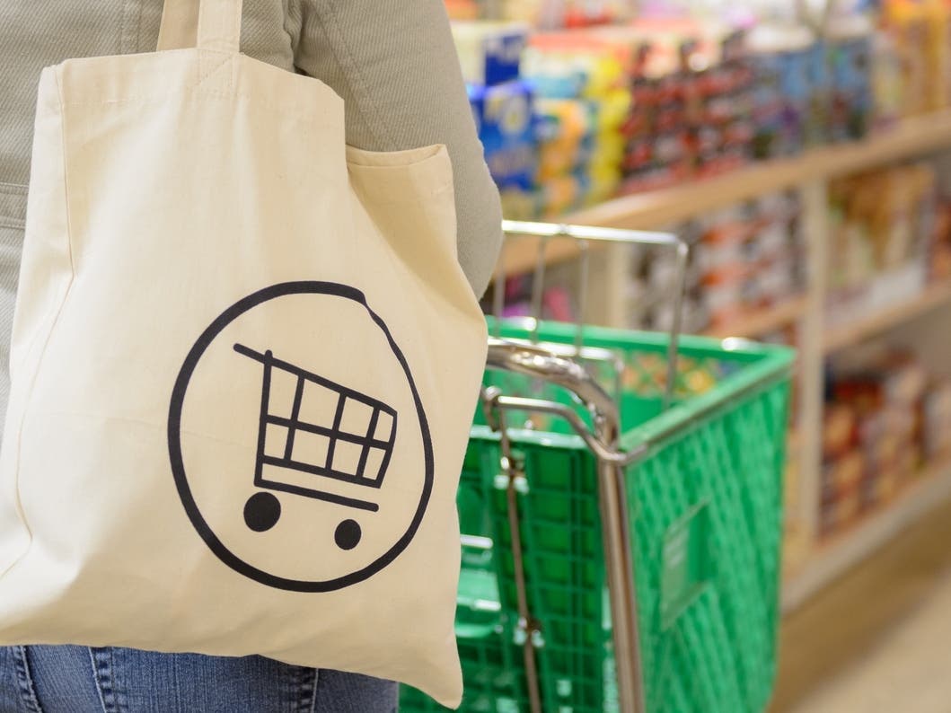 While many grocery stores in Rhode Island will close on Christmas Day, a few will be open for those last-minute additions to the menu.