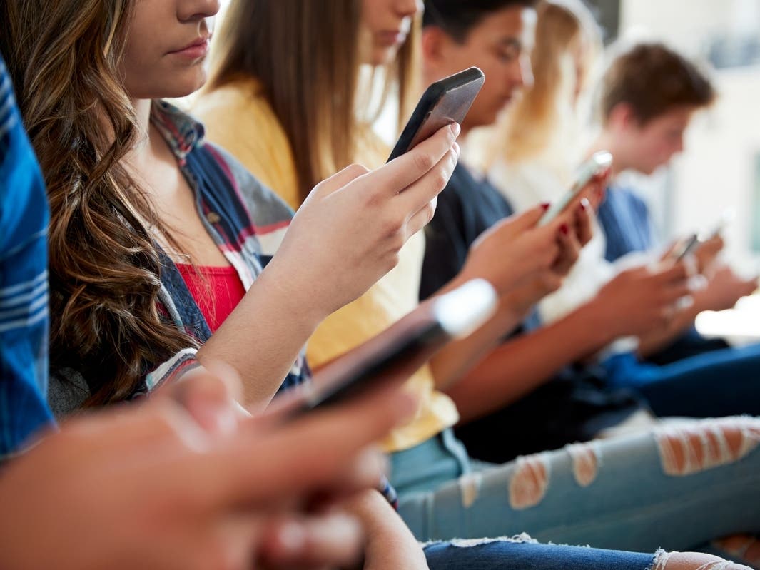 AACPS Restricts Cell Phone Use During School, But 'This Is Not A Ban'