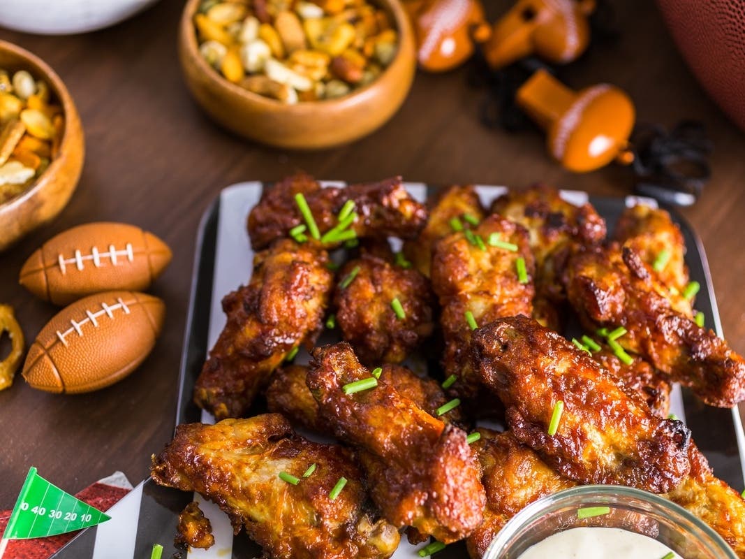 6 Of The Best Places To Watch The Big Game In Calabasas