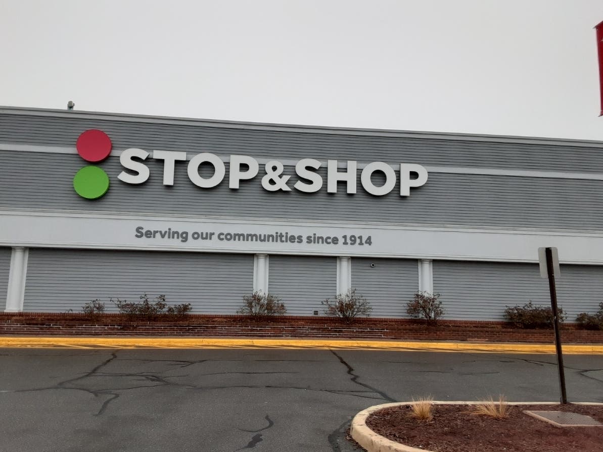 Stop & Shop Friday said it will be closing 32 "underperforming" stores, including 5 in Connecticut. 