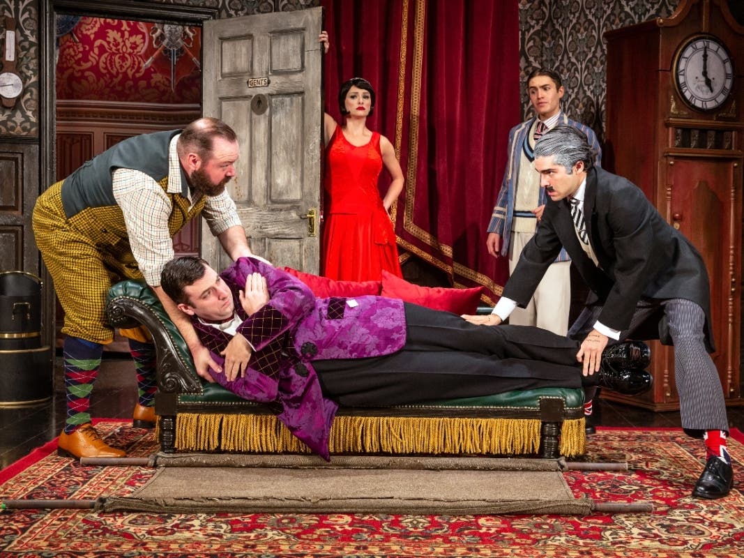 New Tickets Available for 'The Play That Goes Wrong' on Broadway