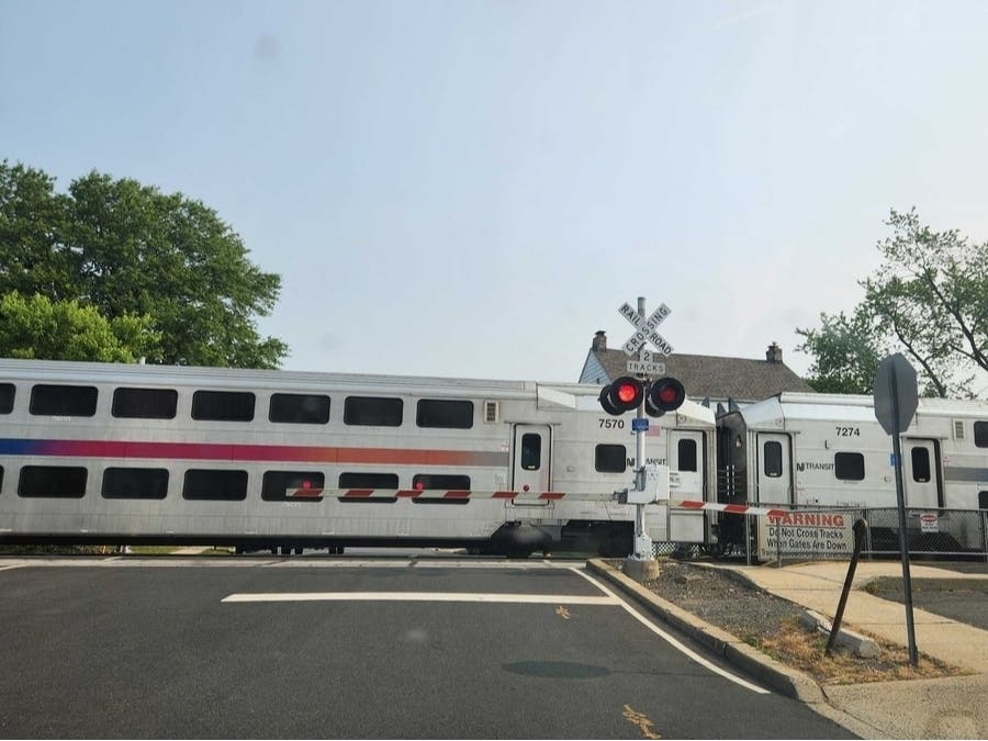 NJ Transit Train Service Resumes, Long Delays Expected 