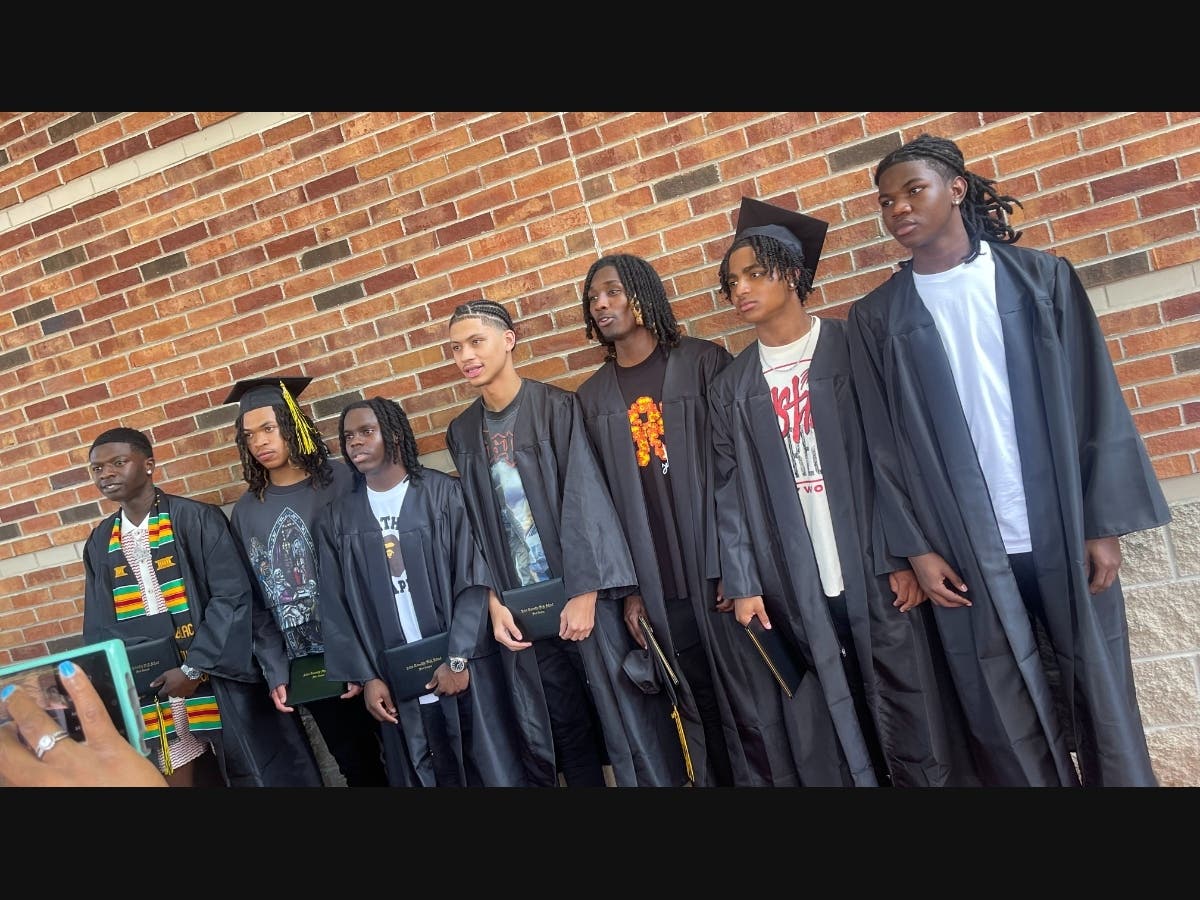 Joliet Teen Shouted Out As 2024 Grad