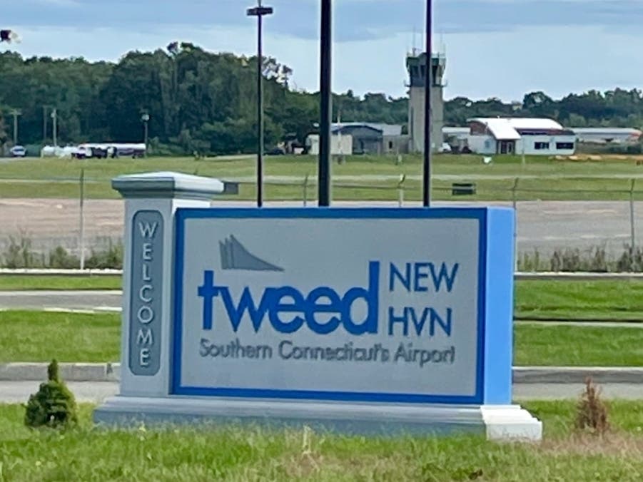 East Haven Mayor Learns About New Air Carrier At Tweed Via Text