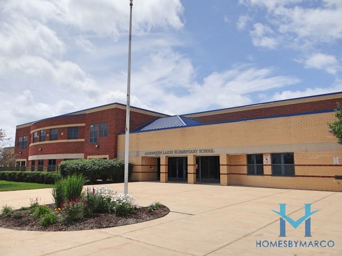 Algonquin Lakes Elementary School, Algonquin, Illinois - December