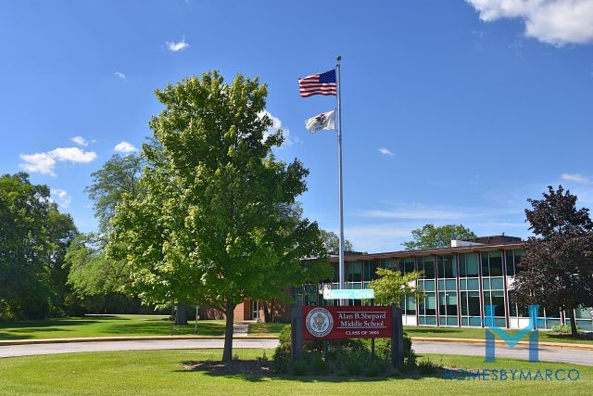 Alan B Shepard Middle School, Deerfield, Illinois - March 2019