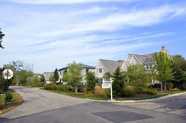 Top 10 Subdivisions in Deerfield, IL - April 2019