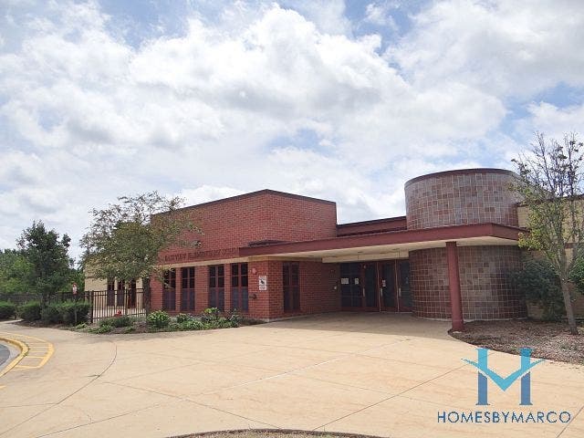 Eastview Elementary School, Algonquin, Illinois - April 2019