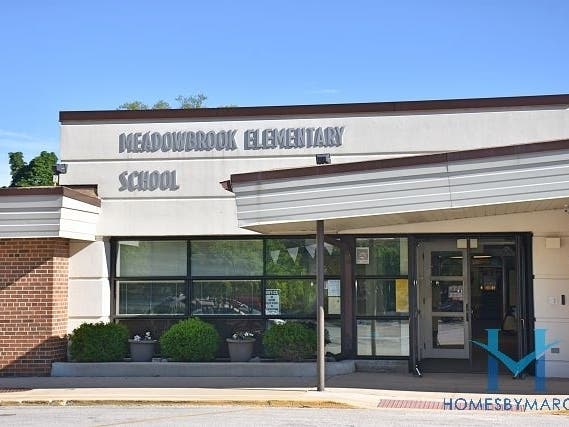 Meadowbrook Elementary School, Northbrook, Illinois - June 2019