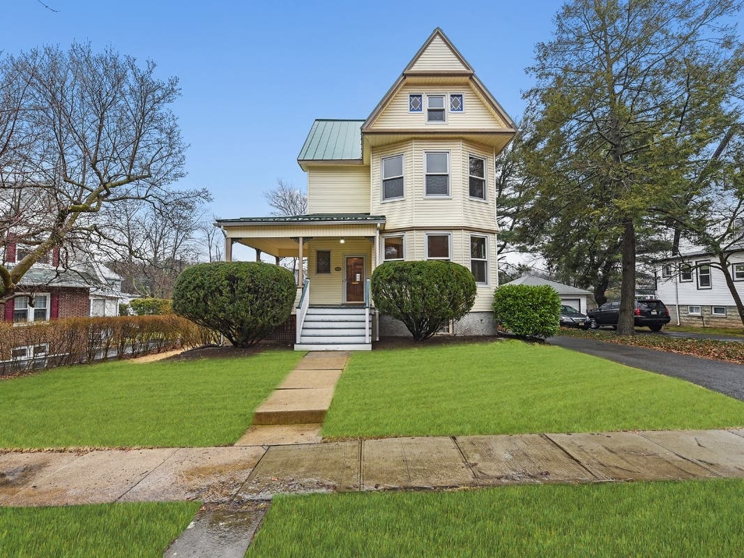 Golf Island Home in Maplewood