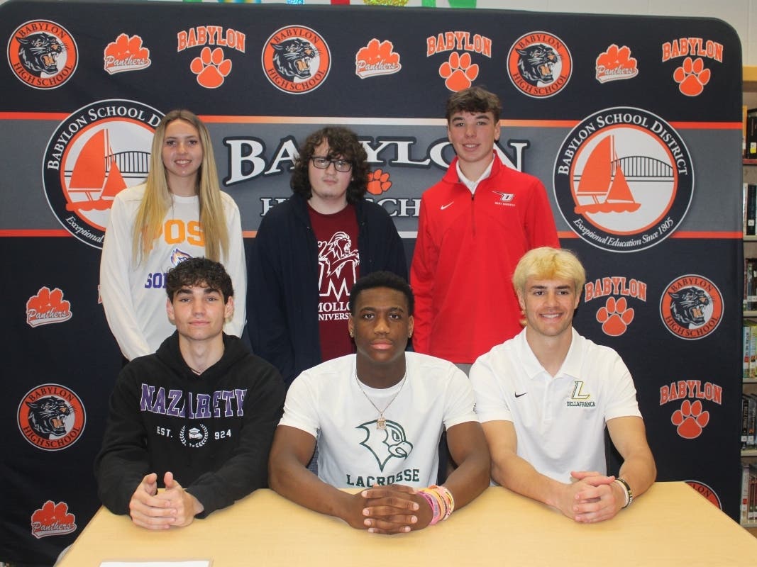 Babylon Seniors Sign to Play College Sports 