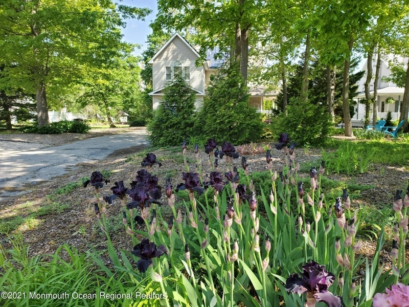 $599K Toms River Home Near Downtown Offers Privacy