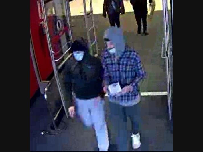 Duo Wanted for Credit Card Theft In Commack