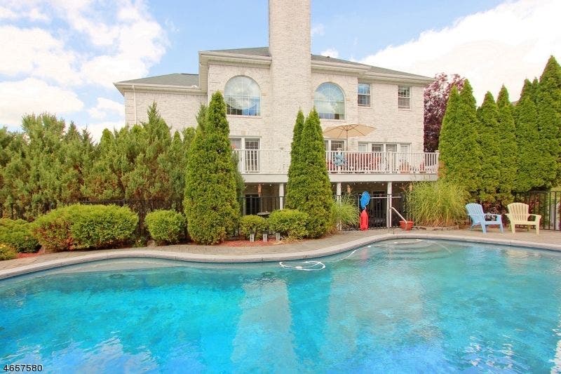 $1.5M For Sopranos Landmark: Johnny Sack’s N.J. Home Hits Market