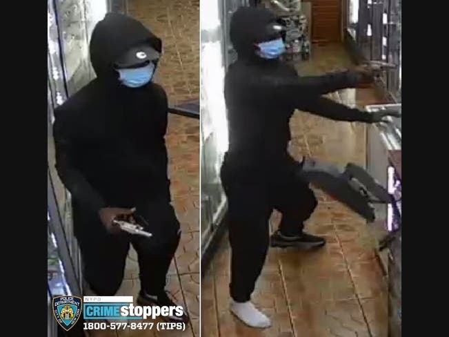 A man robbed an Upper East Side smoke shop at gunpoint.