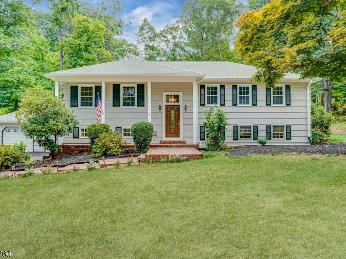 Move-In Ready $799K Basking Ridge Home