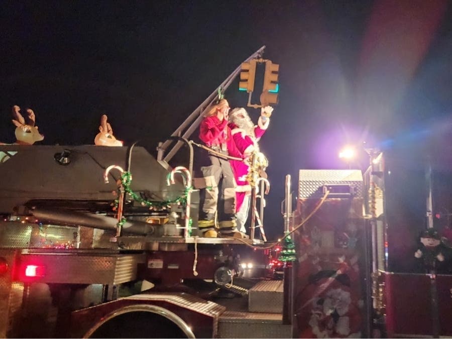 Santa's Fire Truck Ride Through Bridgewater, Raritan 2023