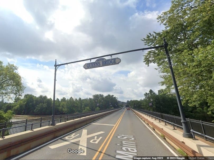 Queens Bridge.