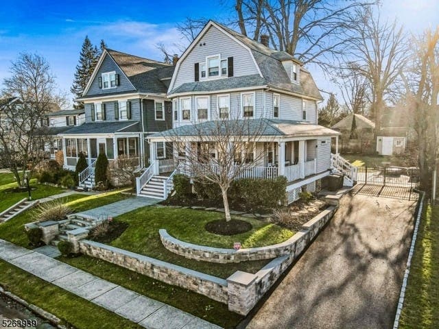 $989K Stately 110-Year-Old Colonial In Westfield