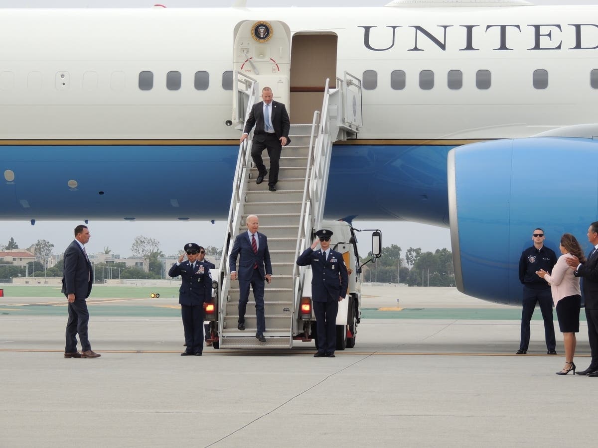 President Joe Biden and former President Barack Obama will appear at a fundraiser in Los Angeles next month.