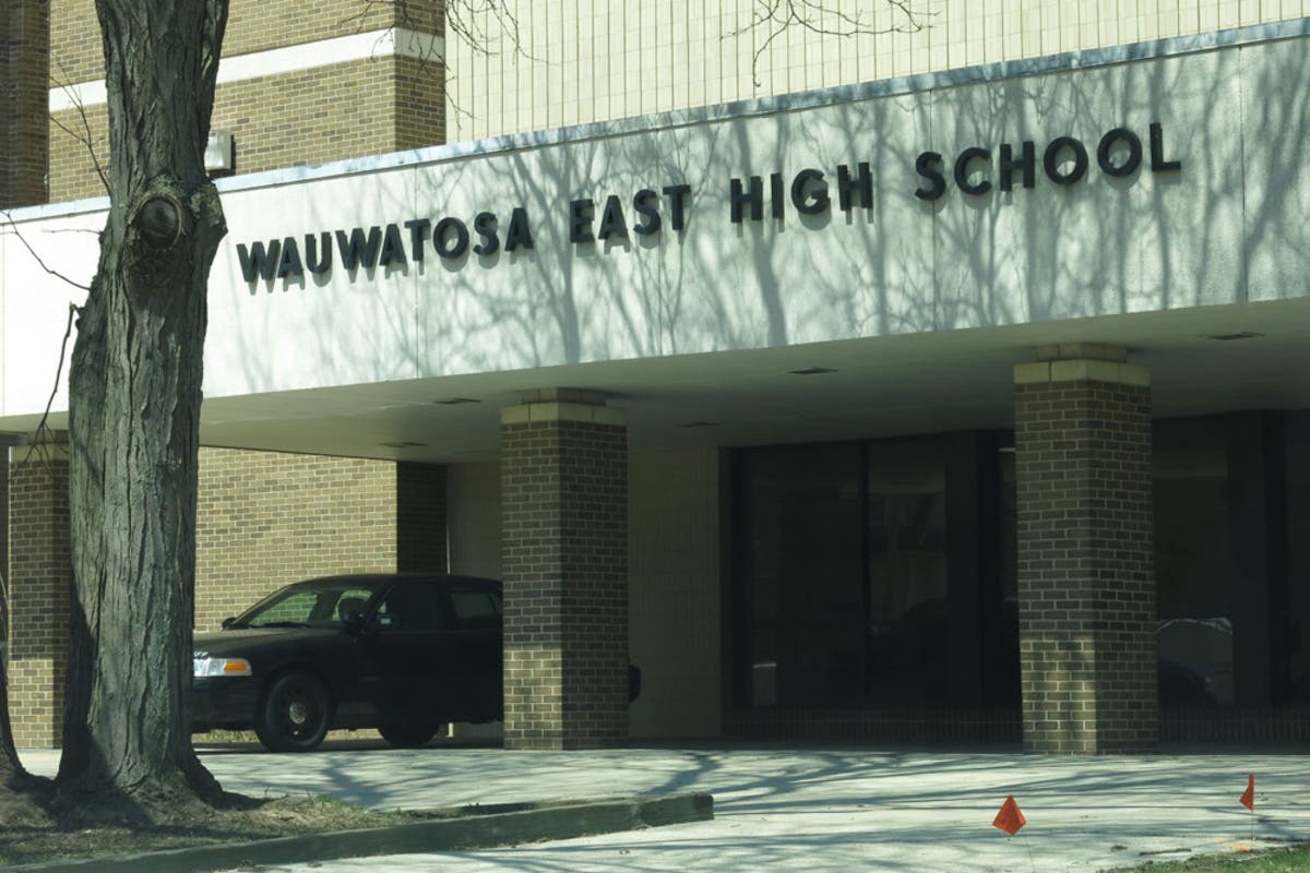 2 Wauwatosa Students Semifinalists For National Merit Scholarships