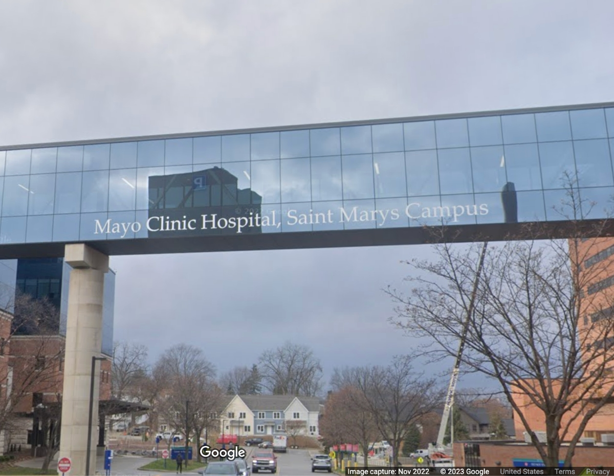 The "Keeping Nurses at the Bedside" Act — which is backed by the state's nurses union — would require hospitals to form committees made up of nurses to create "core staffing plans."