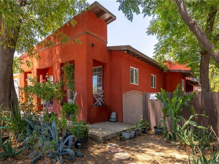 Historic Poe Street Home Is Poetry In Motion In Lake Elsinore