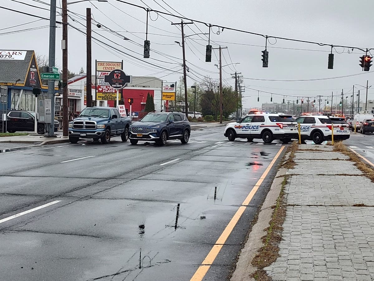 The eastbound lanes of Hempstead Turnpike are closed at Emerson Avenue in Levittown due to an investigation.