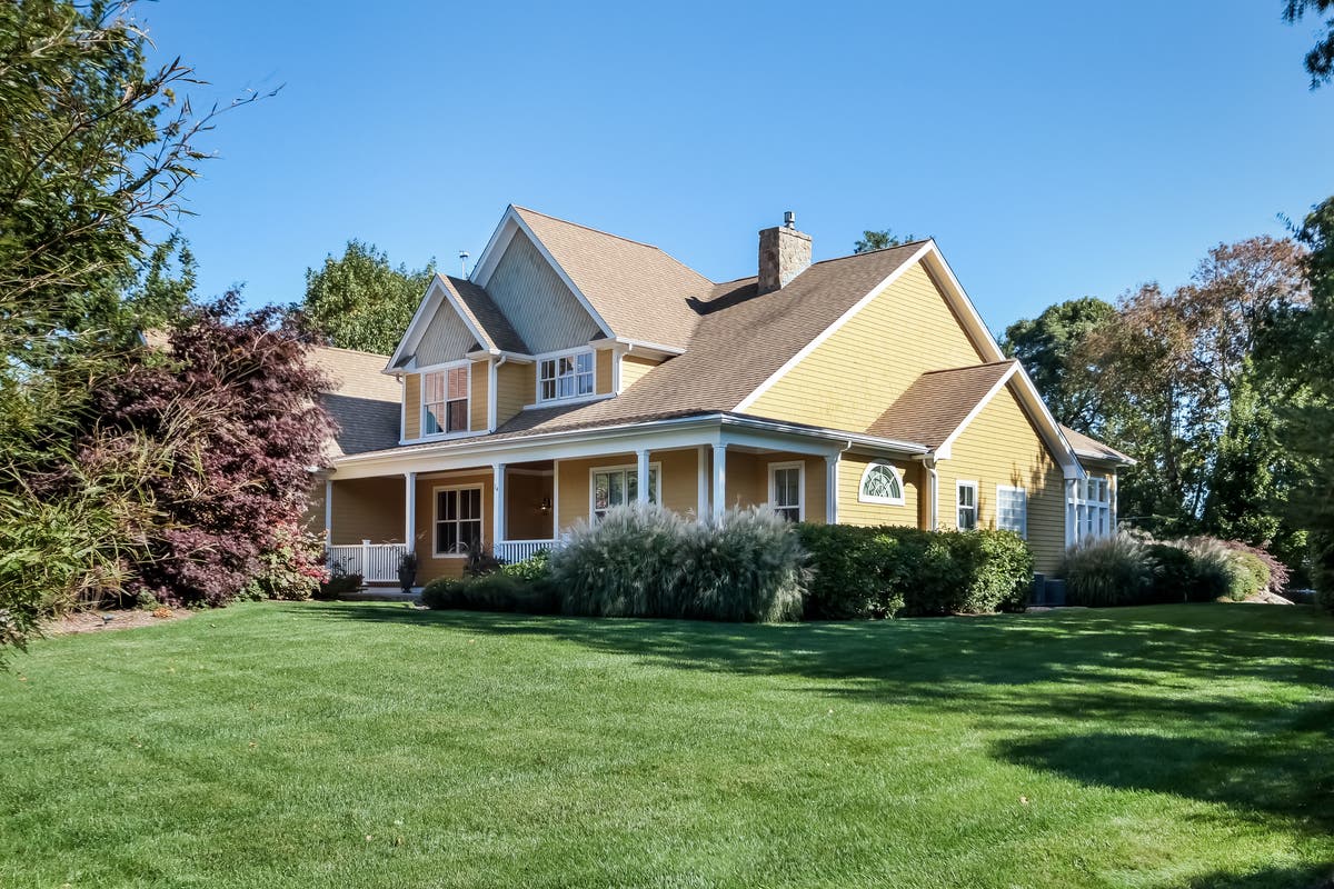 Narragansett Real Estate: Million Dollar Plus Sale In Canonchet Farms 