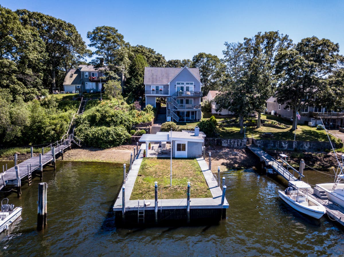 Harbour Island Waterfront Home Sells for $1.295M