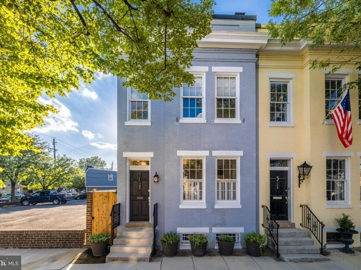 1900 Old Town Alexandria Home Has 'Secret Garden'