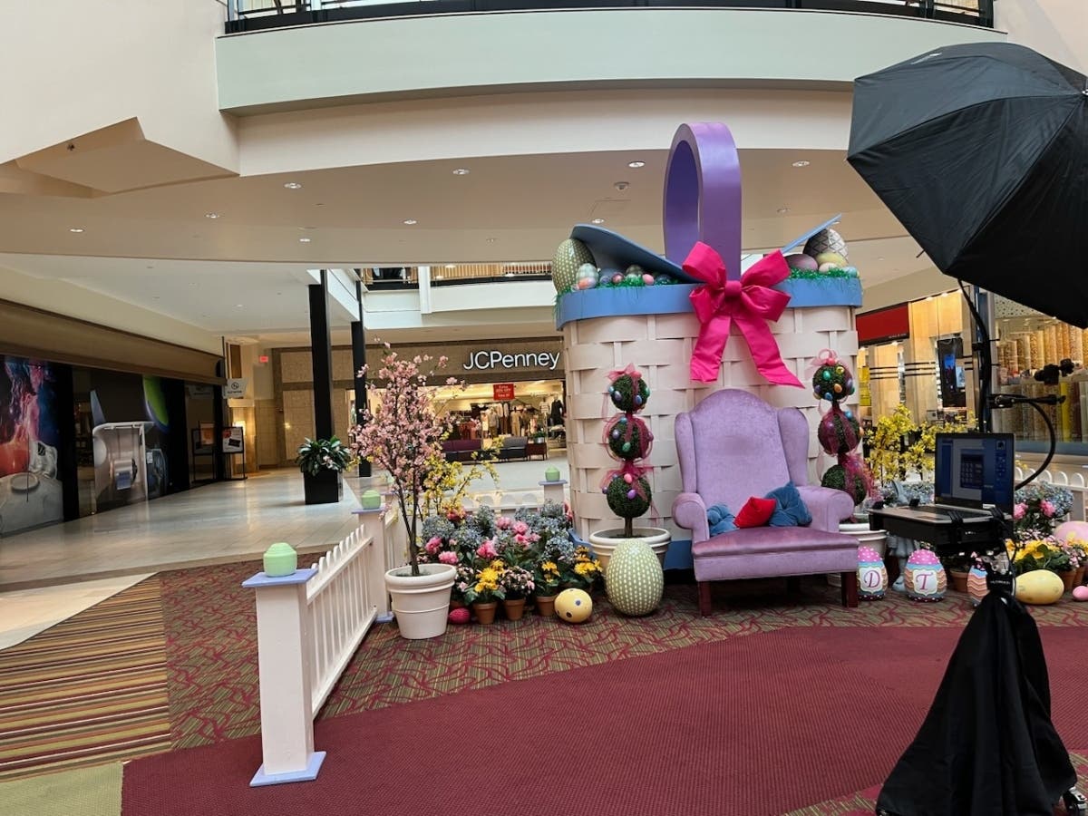 The last days for Easter Bunny photos is one of the weekend event highlights around Northern Virginia to wrap up March. 