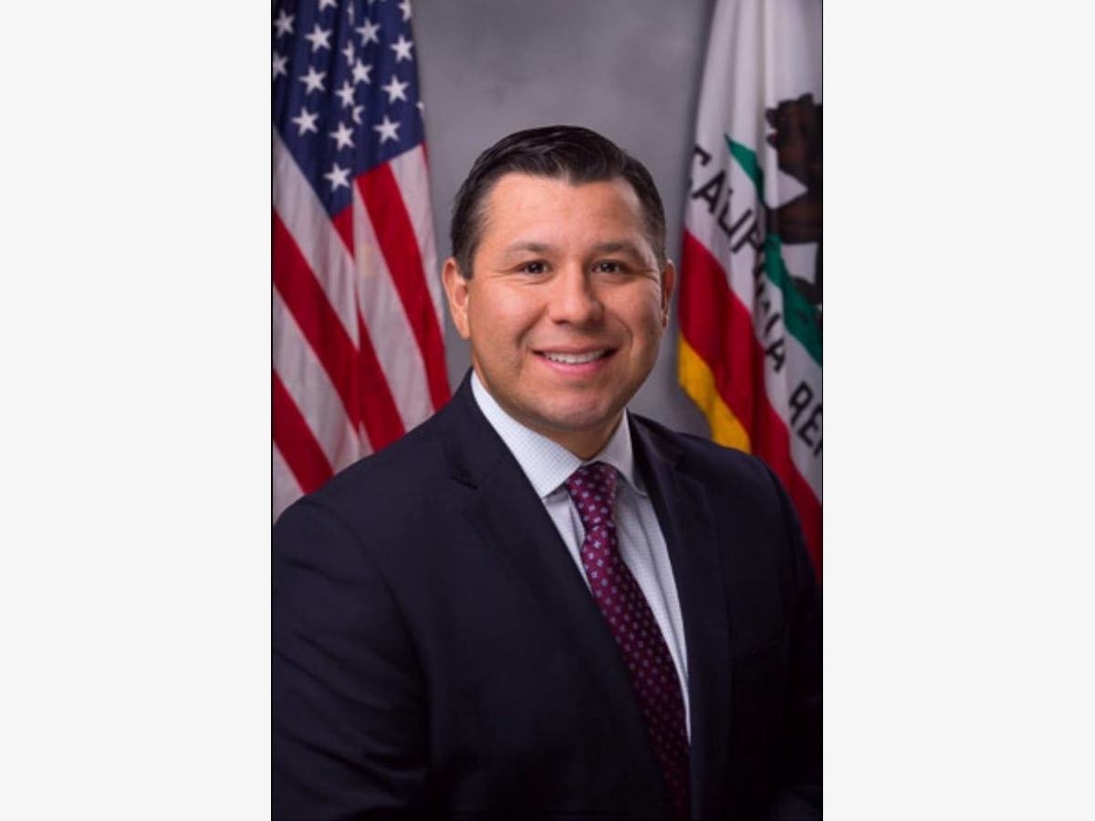 Riverside County Lawmaker Pitches Worker Permits For Immigrants