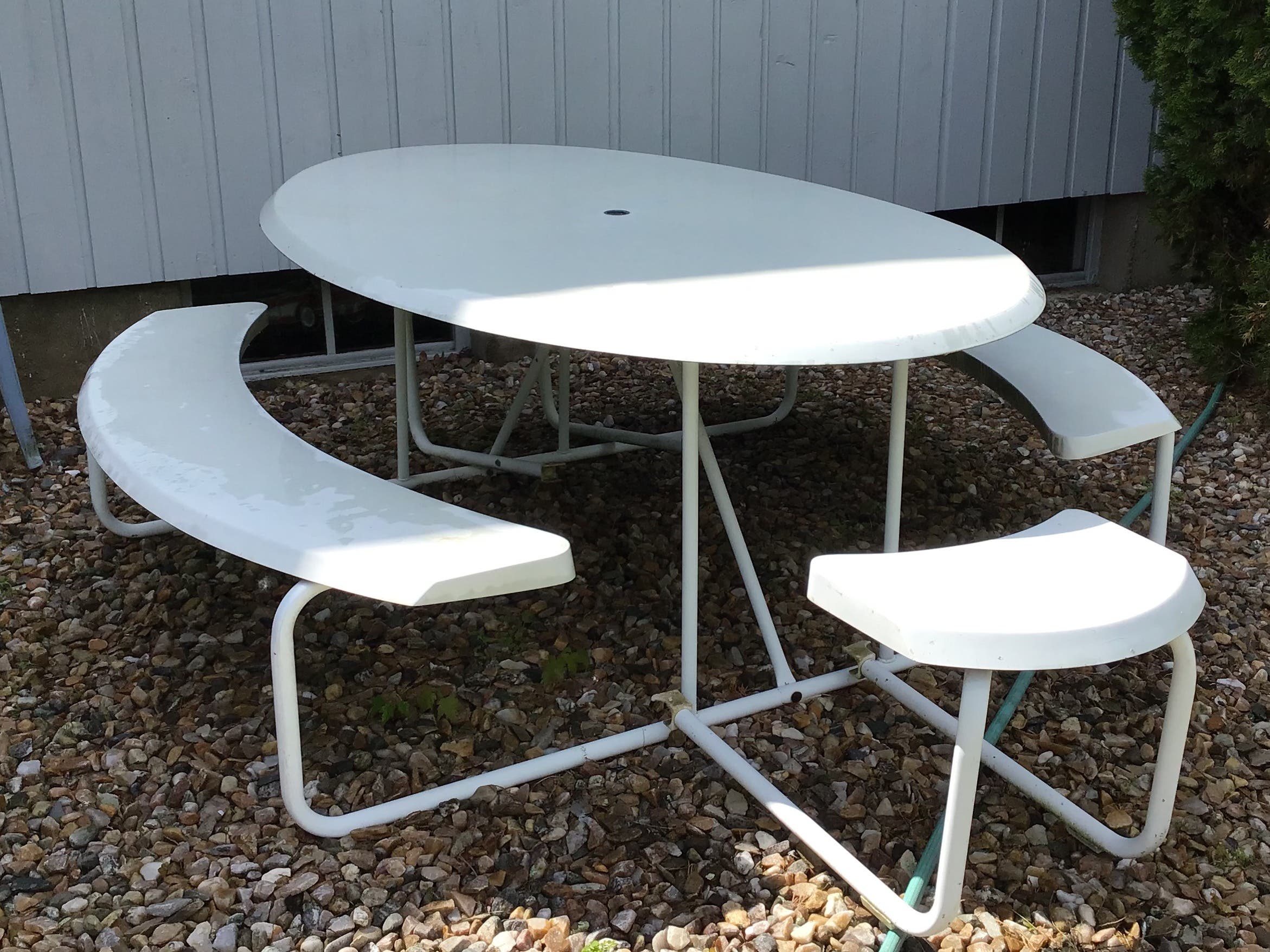 Outdoor table /umbrella