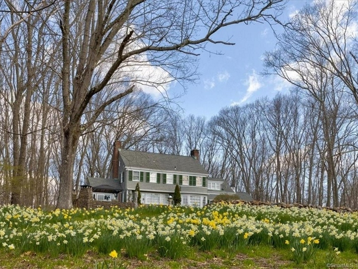 Daffodil Farm Property Hits The Market In Middlebury